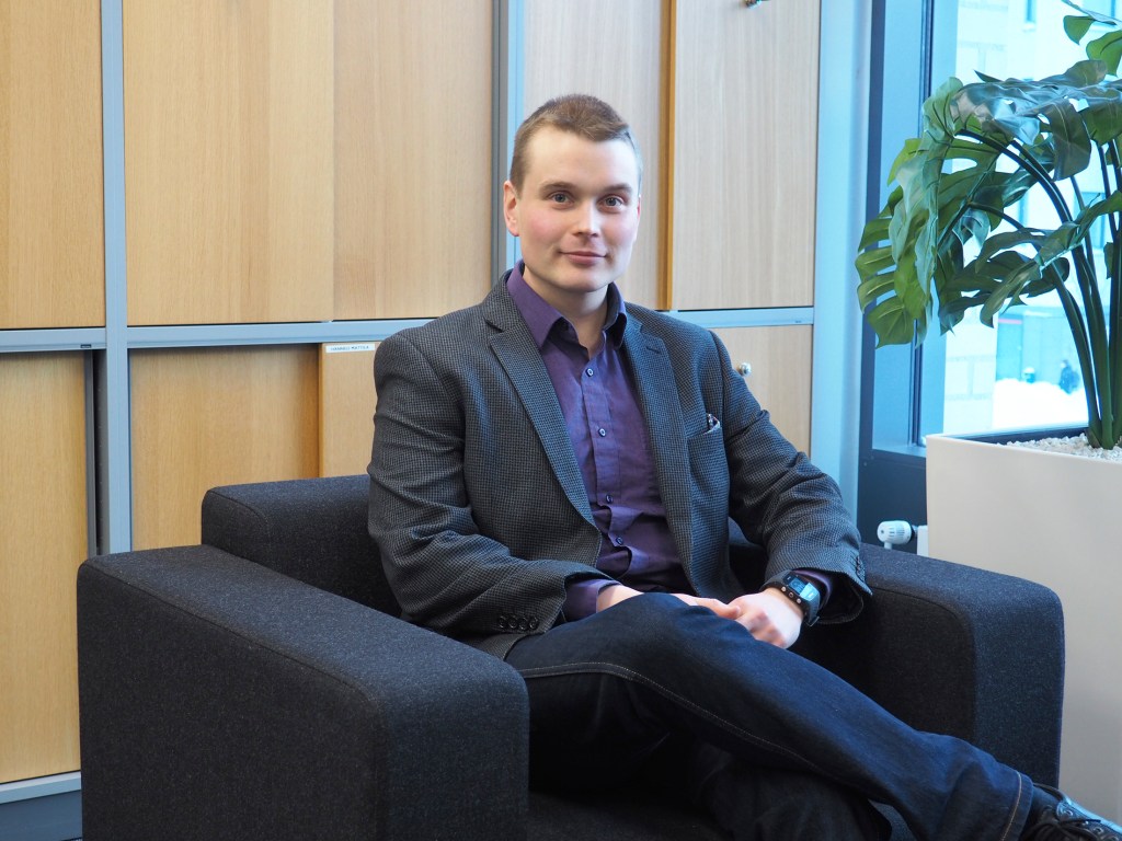Pirkkalan uusi talousjohtaja Tommi Ruokonen ei ole huolissaan, vaikka kunnan budjetti puolittuu ensi vuonna – ”Ensi vuosi näyttää kunnan taloudessa ennakoitua paremmalta”