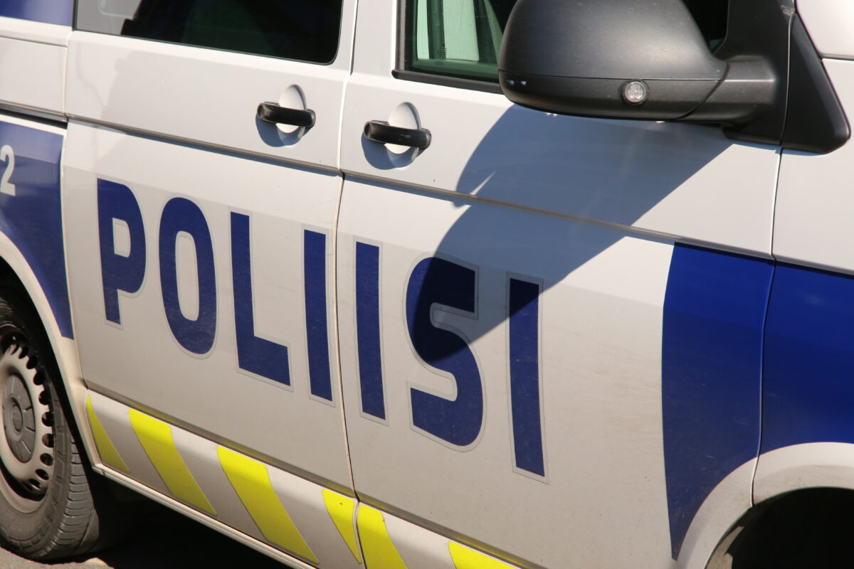 Automiitissä Jasperintiellä epäillään tapahtuneen pahoinpitelyjä – kolme nuorta miestä pidätetty