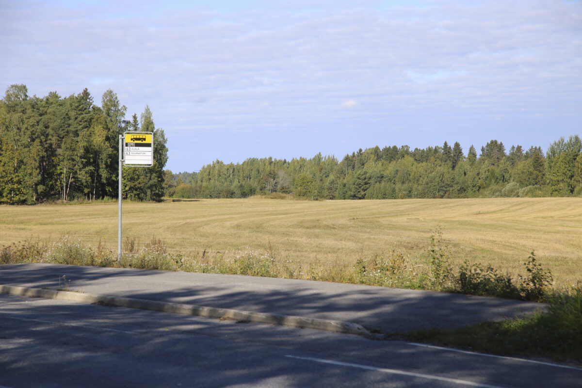 Lukijalta: Raitiotie sitoo elämää kiskojen varrelle ja samalla näivettää kehyskuntien maaseudun