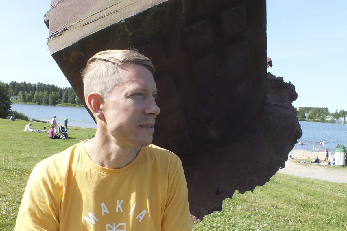 Some-terapeutti ja kansanedustaja Ville Merinen antaa treffivinkkejä uudessa tv-sarjassa