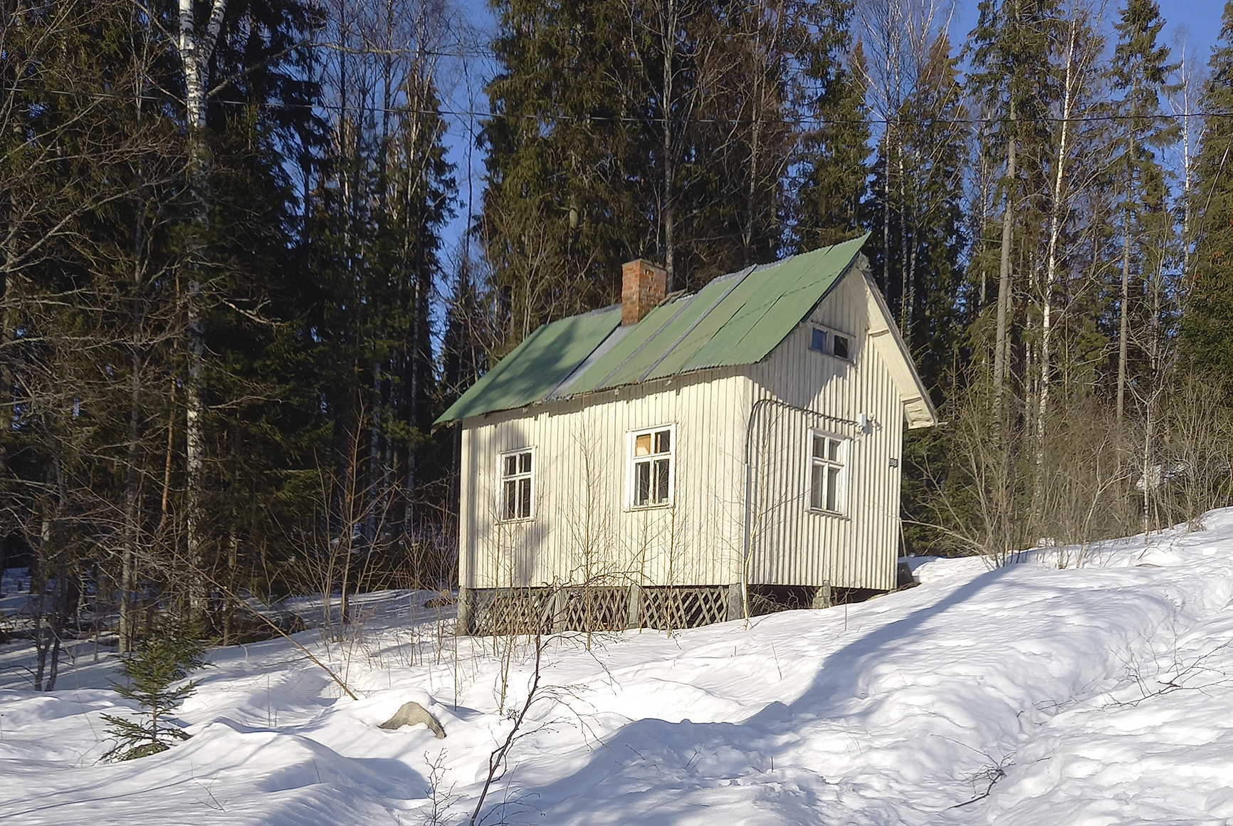 Perinnerakennusmestari Anne Uosukainen toivoo asennemuutosta vanhojen rakennusten kunnostamiseen: ”Tällaisia taloja ei enää rakenneta”