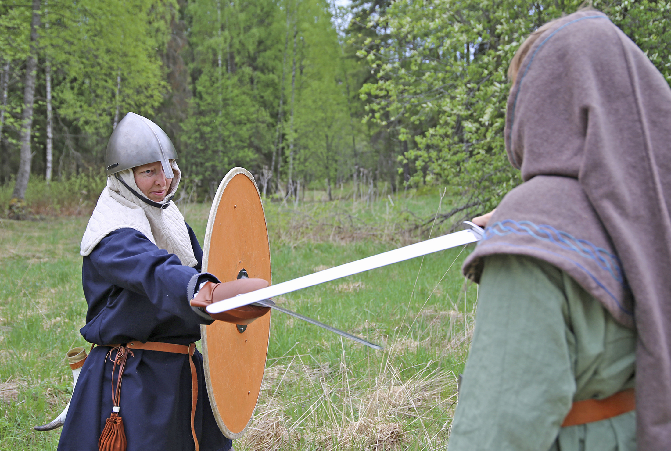 Kaipaatko lisää kamppailua elämääsi? Birckalan kaarti opastaa viikinkimiekkailun saloihin Pirkkalassa sunnuntaina