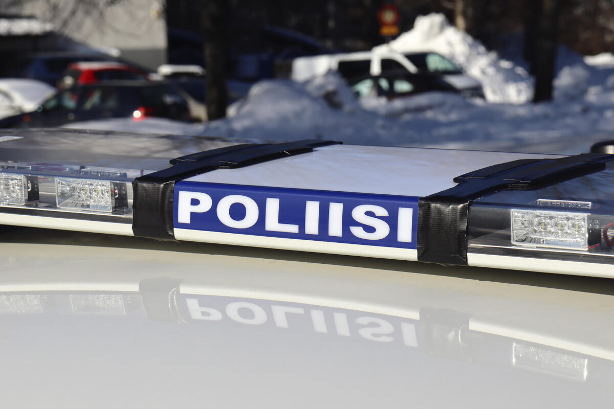 Tällaisia olivat joulu ja uusivuosi poliisin näkökulmasta Pirkkalassa – Toiviossa etsittiin ojaan ajetun auton kuljettajaa