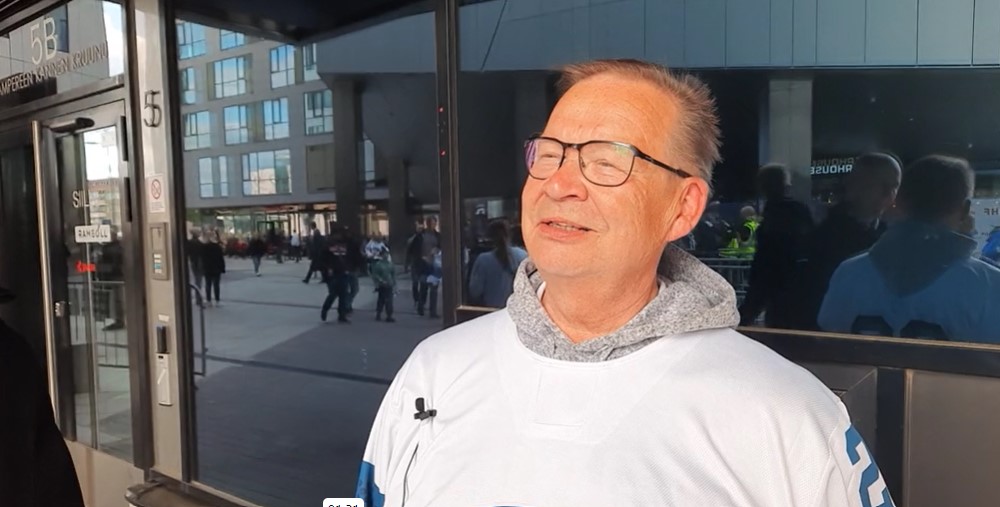 Videohaastattelu: Eläkkeelle jäänyt yrittäjä Kyösti Tahvanainen toteutti haaveensa ja osti vip-lipun MM-kisojen välieräpäivään