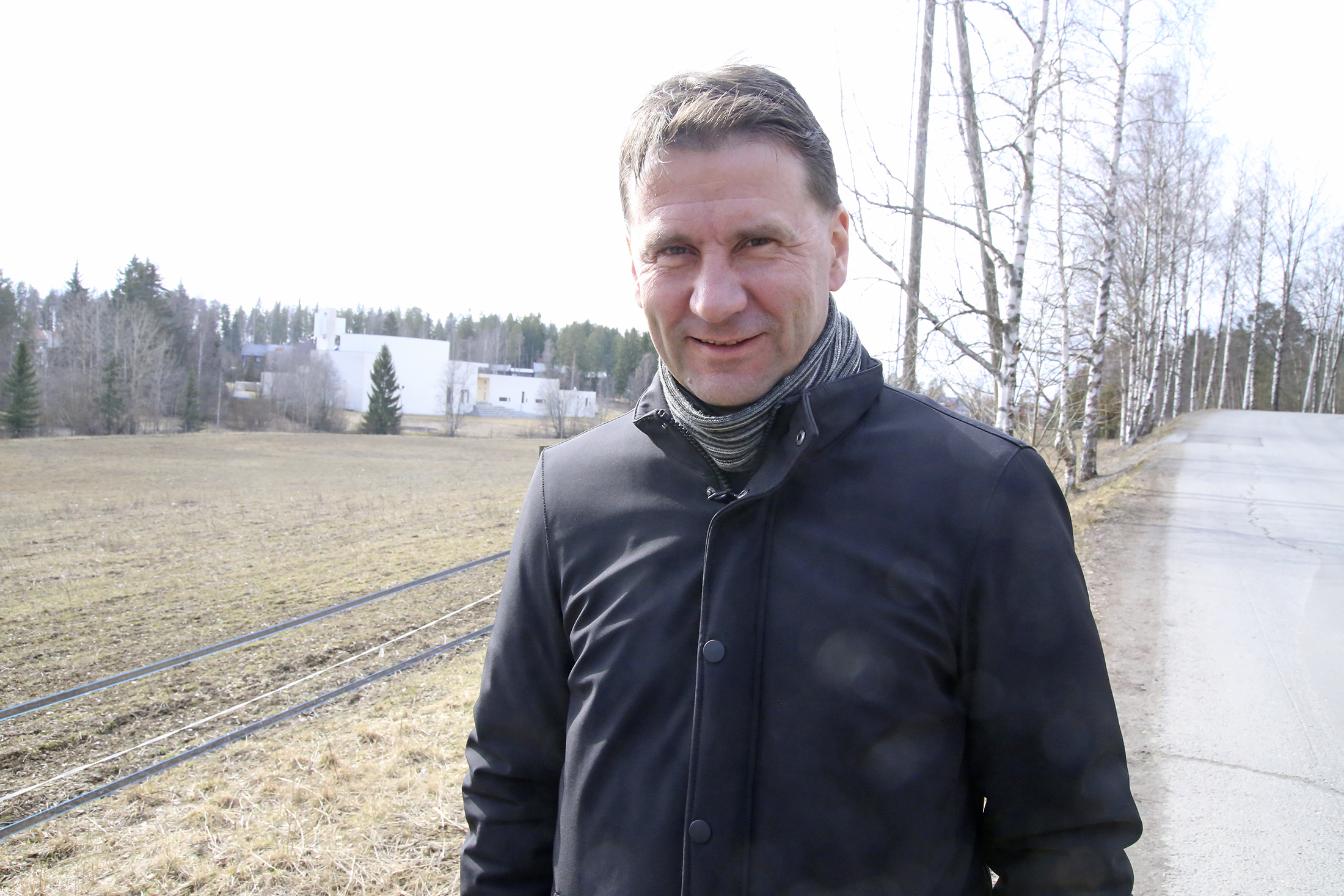 Olli-Pekka Silfverhuth odottaa ilolla uutta työtä Tampereella, mutta jää kaipaamaan Pirkkalan seurakunnan yhteisöä – ”Olo on myös haikea, tosi haikea”