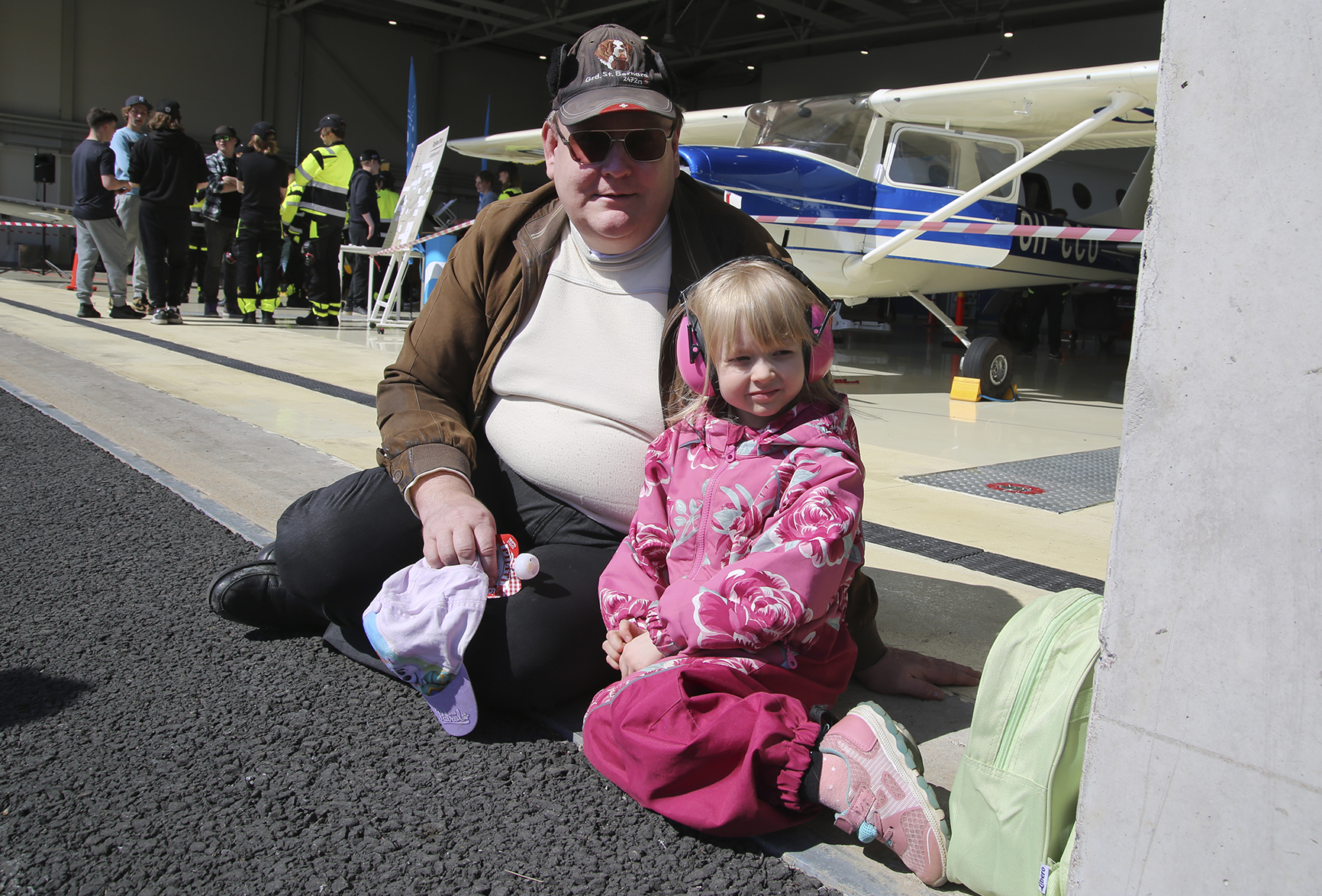 Nelivuotias Ida Lehti halusi nähdä lentsikoita – perhe tuli päiväksi Espoosta Pirkkalaan sotilasilmailutapahtumaan