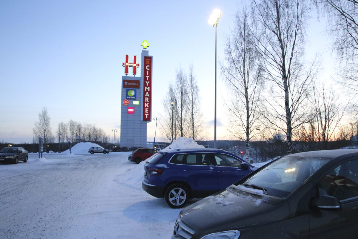 Lakkosuma näkyy myös Pirkkalassa – Julkinen liikenne seisahtumassa, Citymarket aikoo pysyä auki