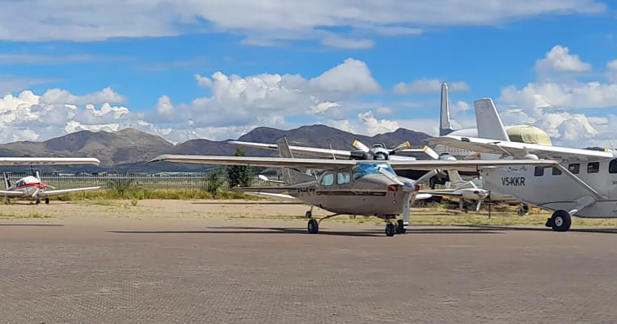 Namibialaiset vieraat tutustuivat Tredun Pirkkalan toimipisteeseen – ammattiopisto tarjoaa tukea ilmailualan koulutuksen Afrikassa
