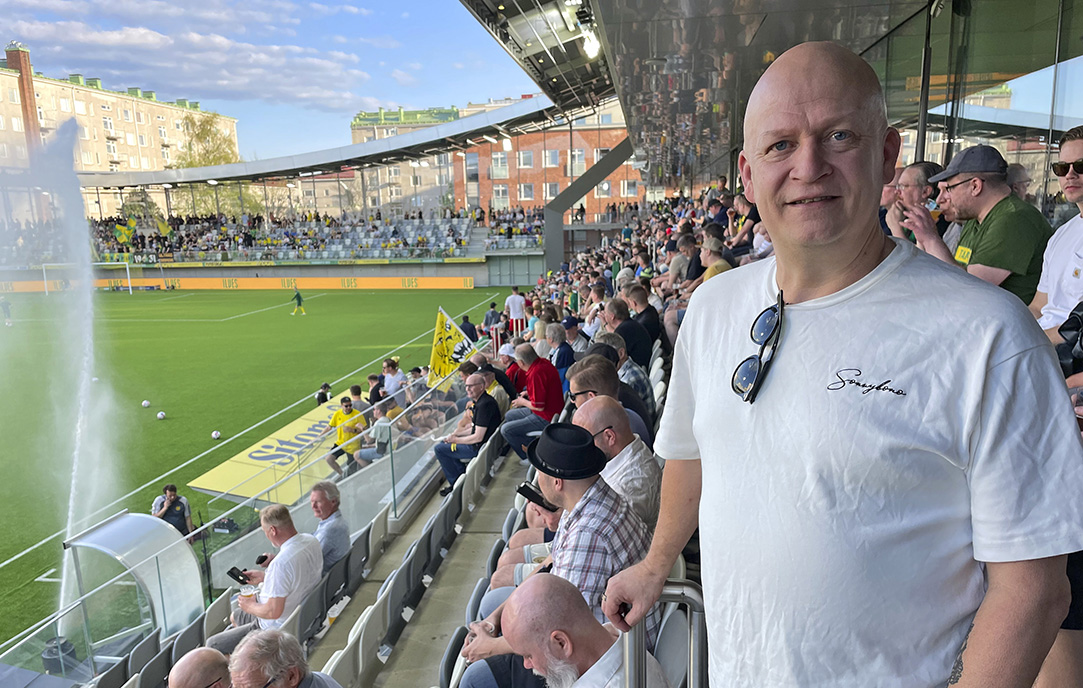 Pirkkalalainen pelaaja-agentti Sami Salonen välittää lahjakkaita suomalaisfutaajia ulkomaiden seuroihin – suojatteina muun muassa Chelsean ja maajoukkueen pelaajia