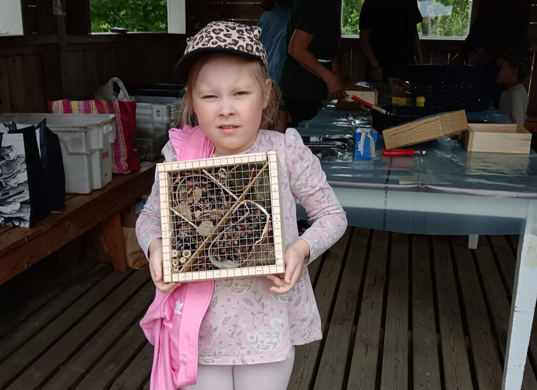 Lukijan kuva: Aada, 5, teki majapaikan hyönteisille Aniassa