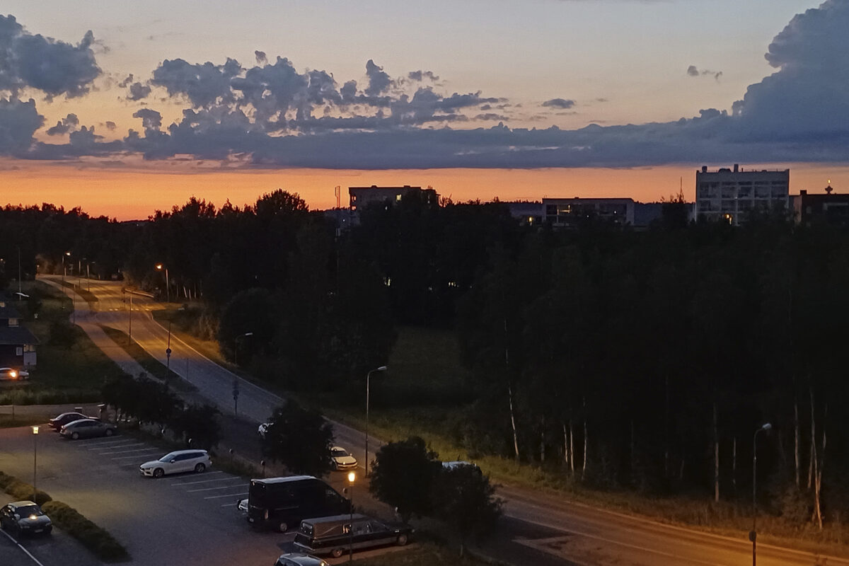 Lukijan kuva: Yö Pirkkalan ja Tampereen rajalla