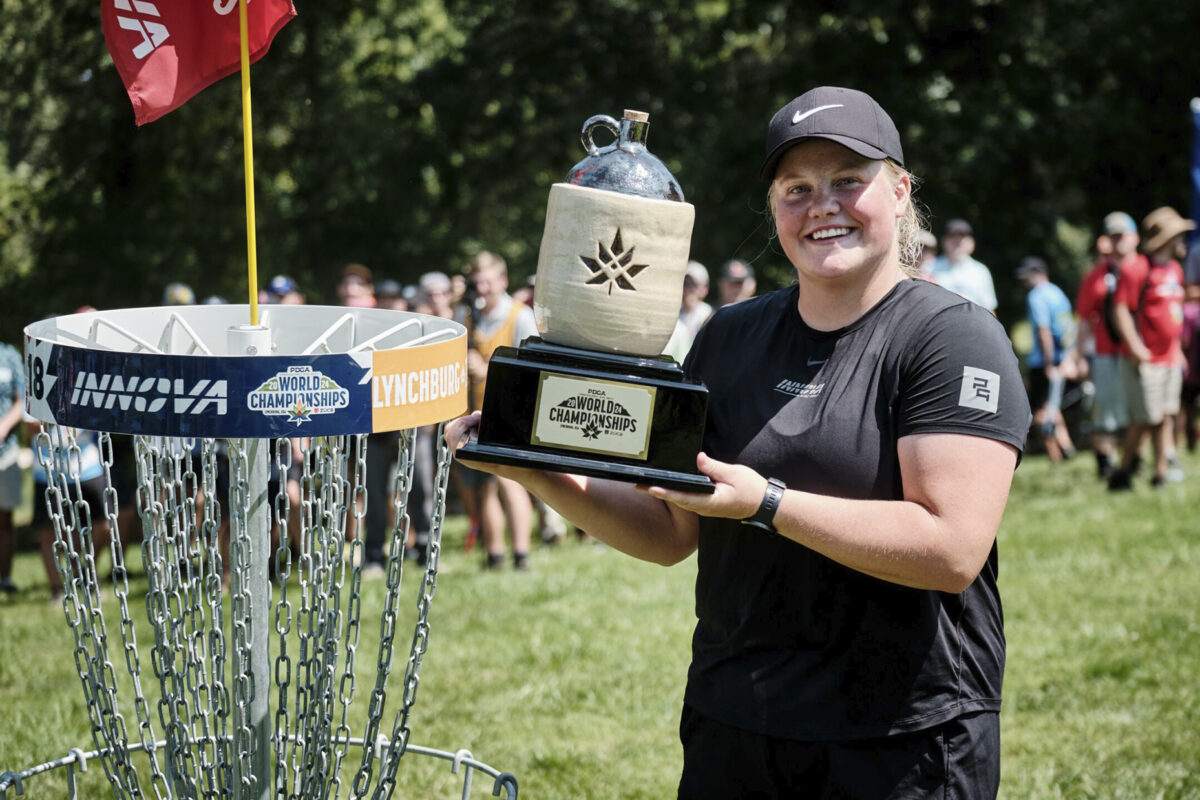 Pirkkalassa asuva frisbeegolfin MM-voittaja Eveliina Salonen palasi Suomeen ja lähti heti harrastamaan toista lajia – ”Aion pelata sitä paljon”