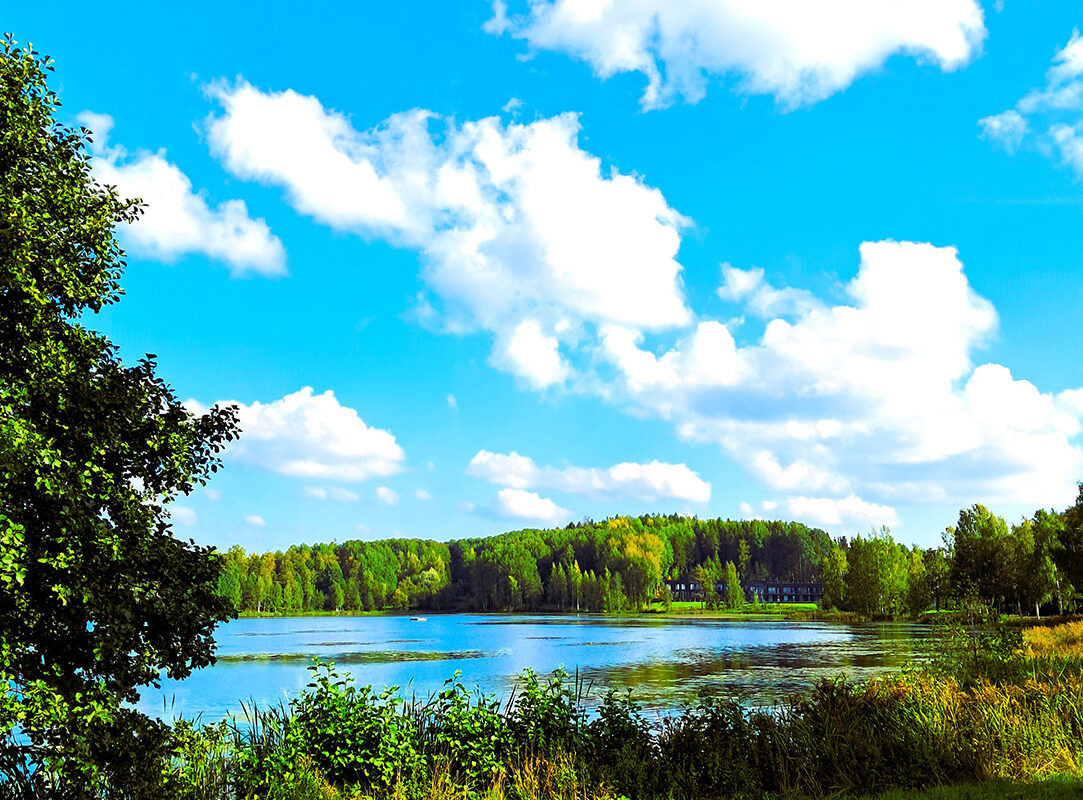 Lukijan kuva: Syksyn aurinkoa Vähäjärvellä